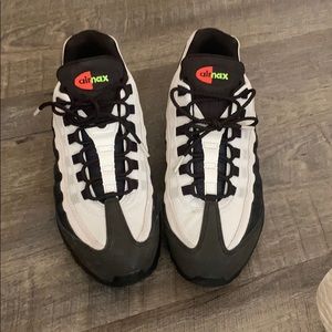 Nike Air Max 95 Essential Black Neon